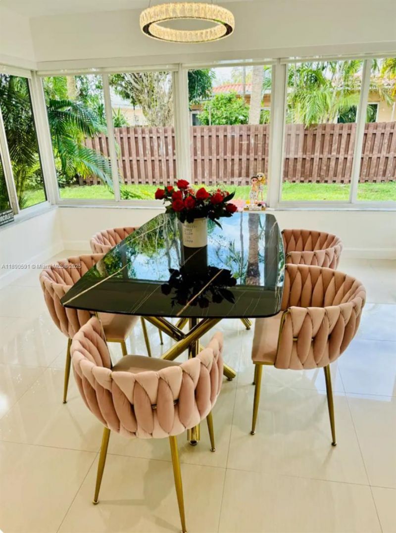 9240 Byron Ave, Surfside, FL 33154 Photo