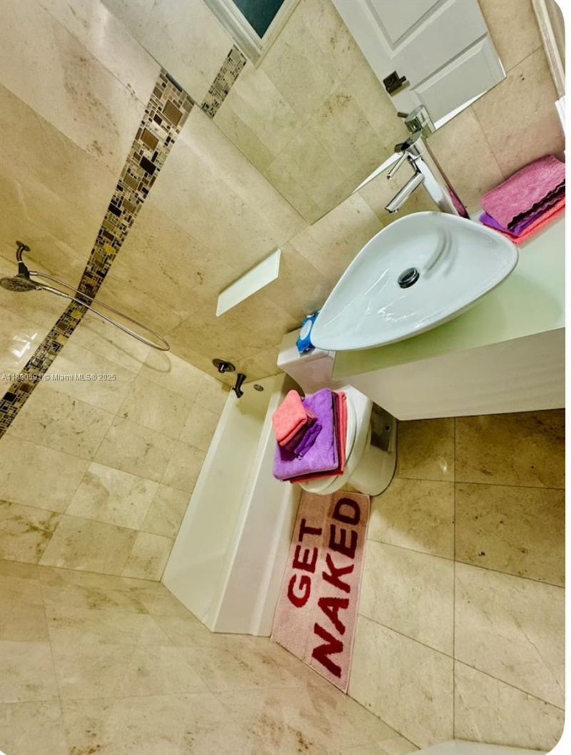 9240 Byron Ave, Surfside, FL 33154 Photo