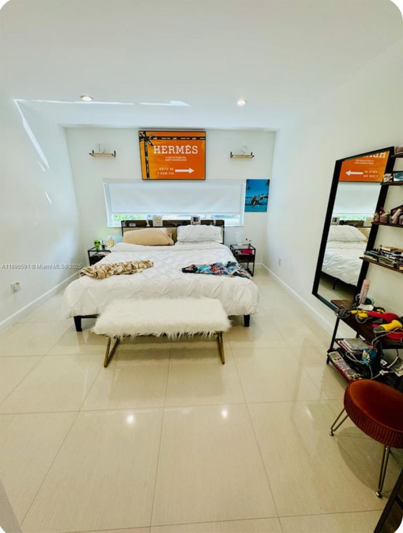 9240 Byron Ave, Surfside, FL 33154 Photo