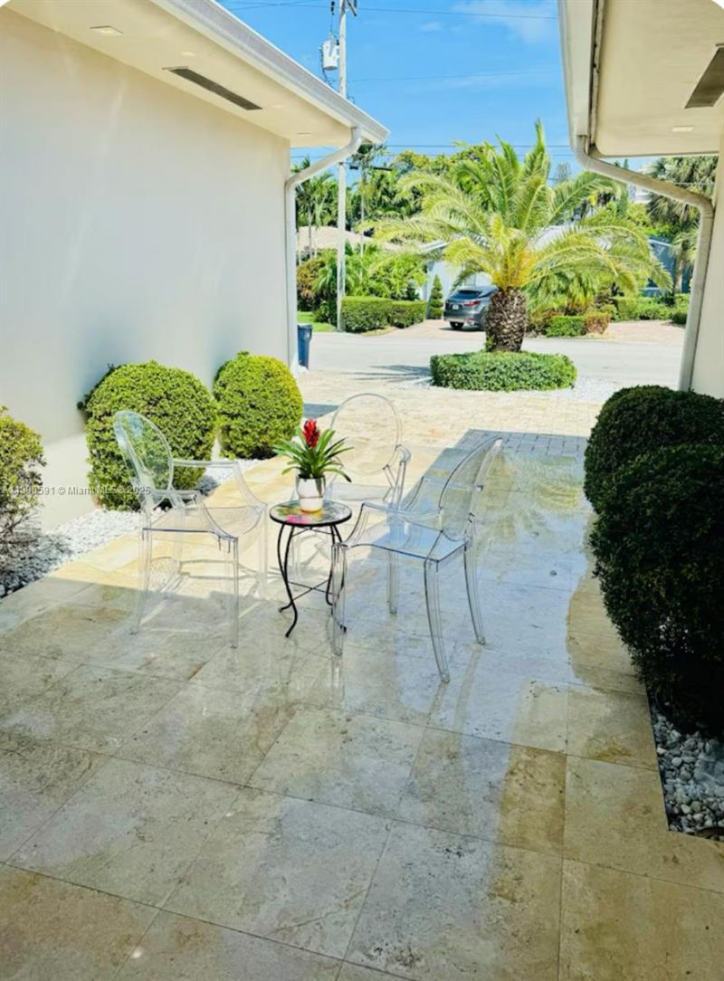 9240 Byron Ave, Surfside, FL 33154 Photo