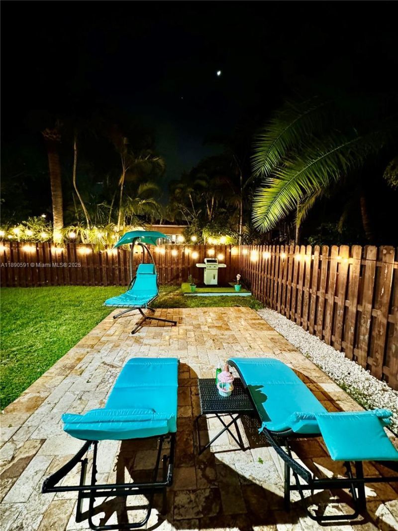 9240 Byron Ave, Surfside, FL 33154 Photo