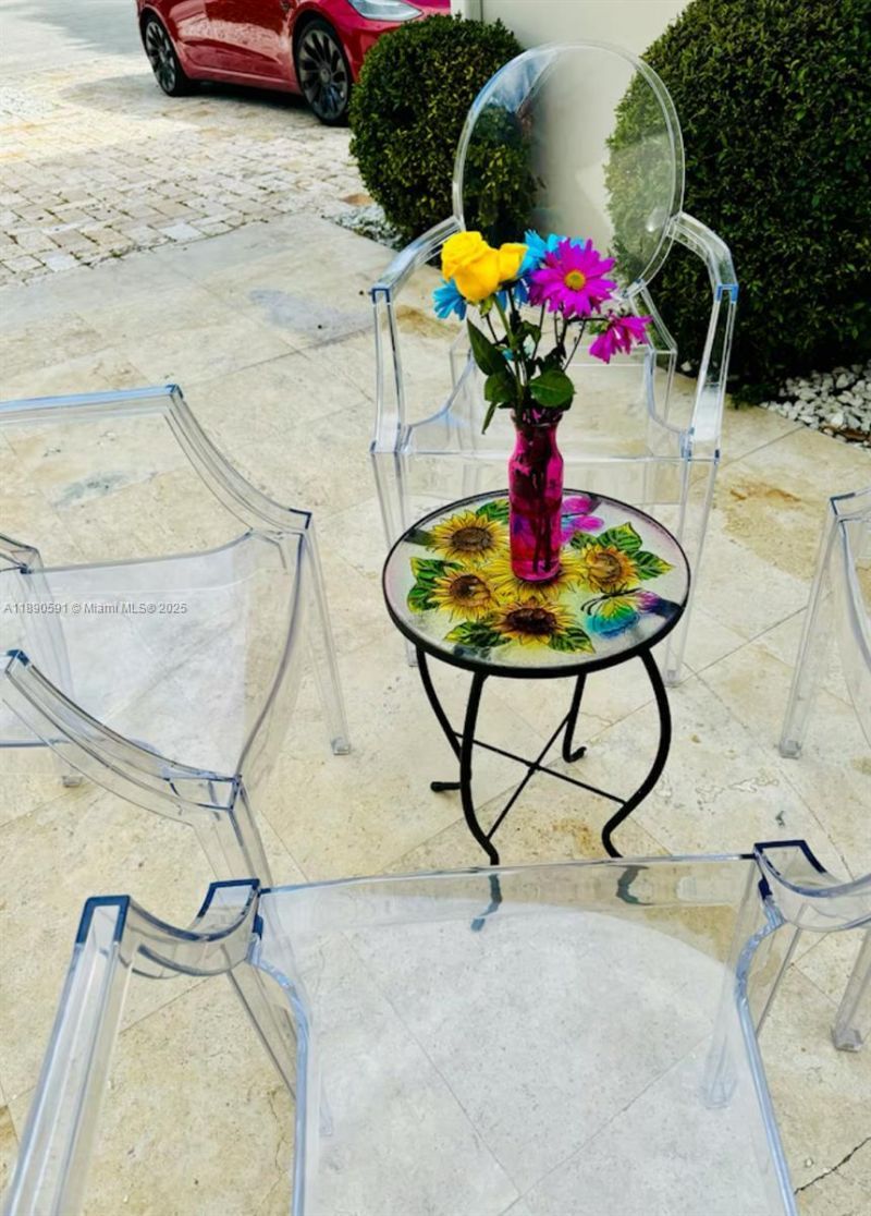 9240 Byron Ave, Surfside, FL 33154 Photo