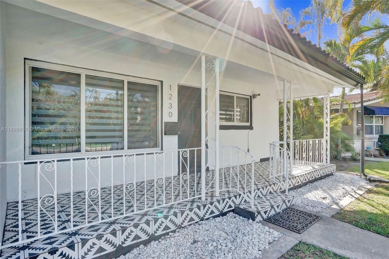 1230 Johnson St, Hollywood, FL 33019 Photo