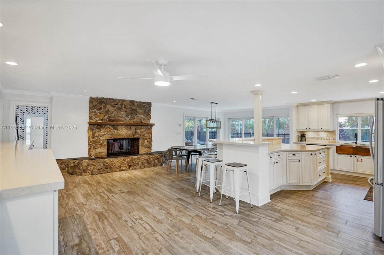 2120 SW 28th Way, Fort Lauderdale, FL 33312 Photo