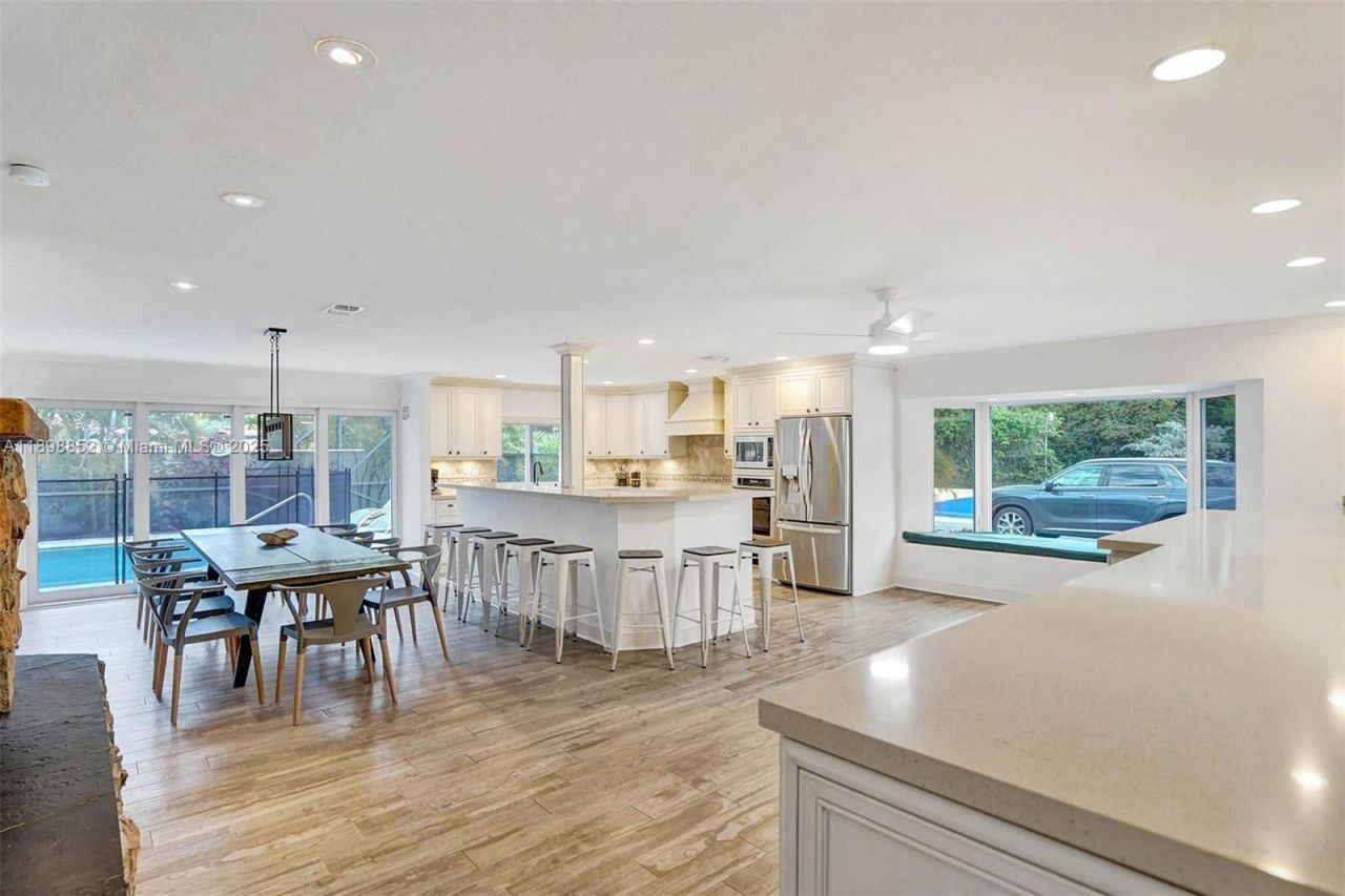 2120 SW 28th Way, Fort Lauderdale, FL 33312 Photo