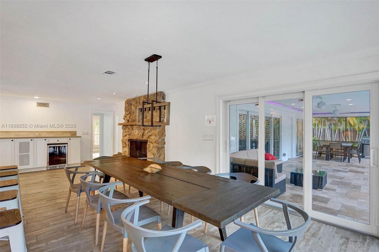 2120 SW 28th Way, Fort Lauderdale, FL 33312 Photo