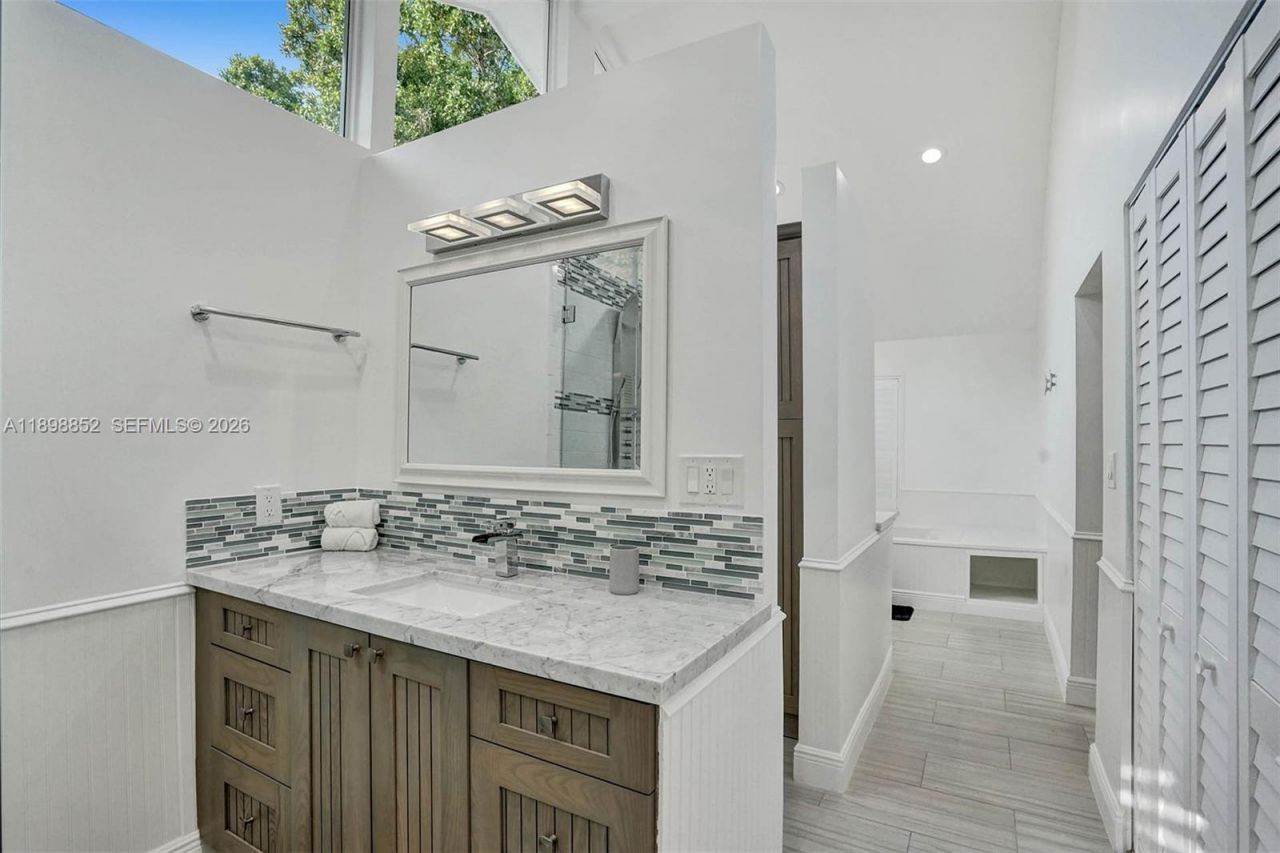 2120 SW 28th Way, Fort Lauderdale, FL 33312 Photo
