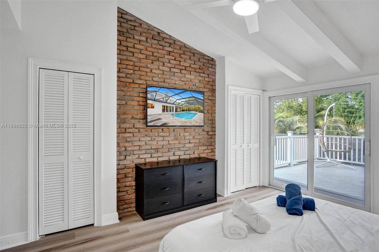 2120 SW 28th Way, Fort Lauderdale, FL 33312 Photo