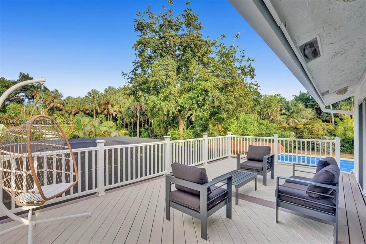 2120 SW 28th Way, Fort Lauderdale, FL 33312 Photo