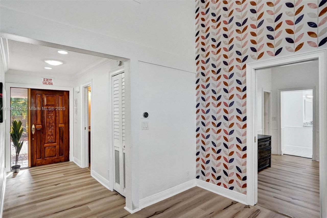 2120 SW 28th Way, Fort Lauderdale, FL 33312 Photo