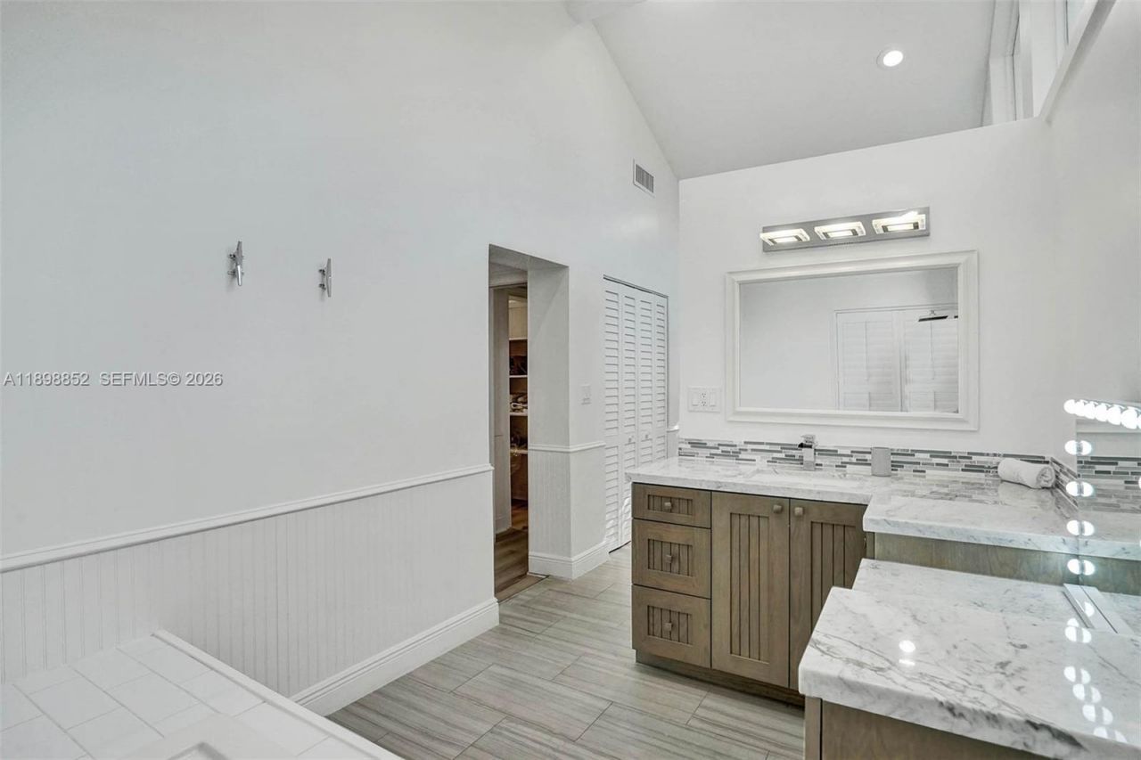 2120 SW 28th Way, Fort Lauderdale, FL 33312 Photo