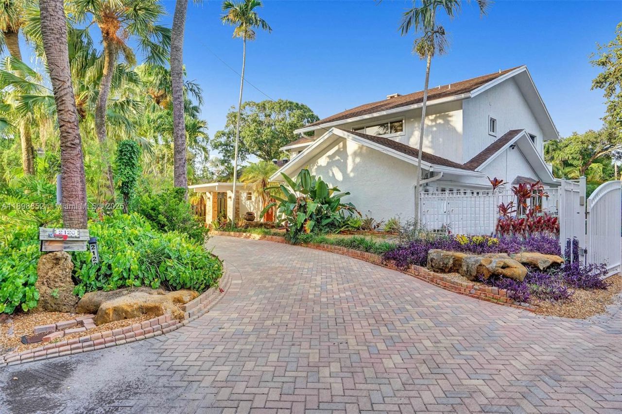 2120 SW 28th Way, Fort Lauderdale, FL 33312 Photo