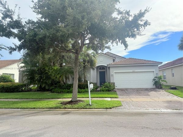 9517 SW Flowermound Cir, Port St. Lucie, FL 34987