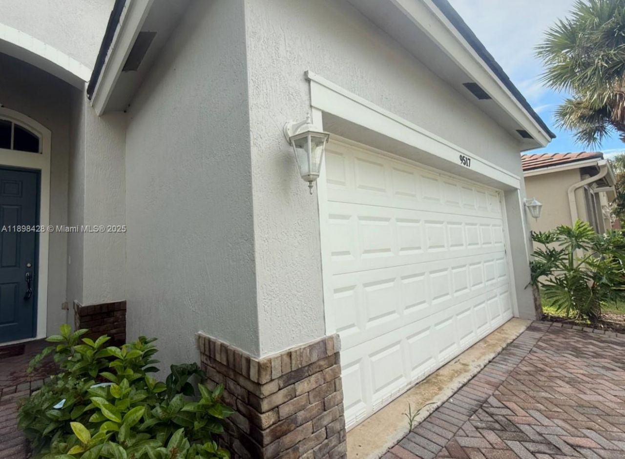 9517 SW Flowermound Cir, Port Saint Lucie, FL 34987 Photo