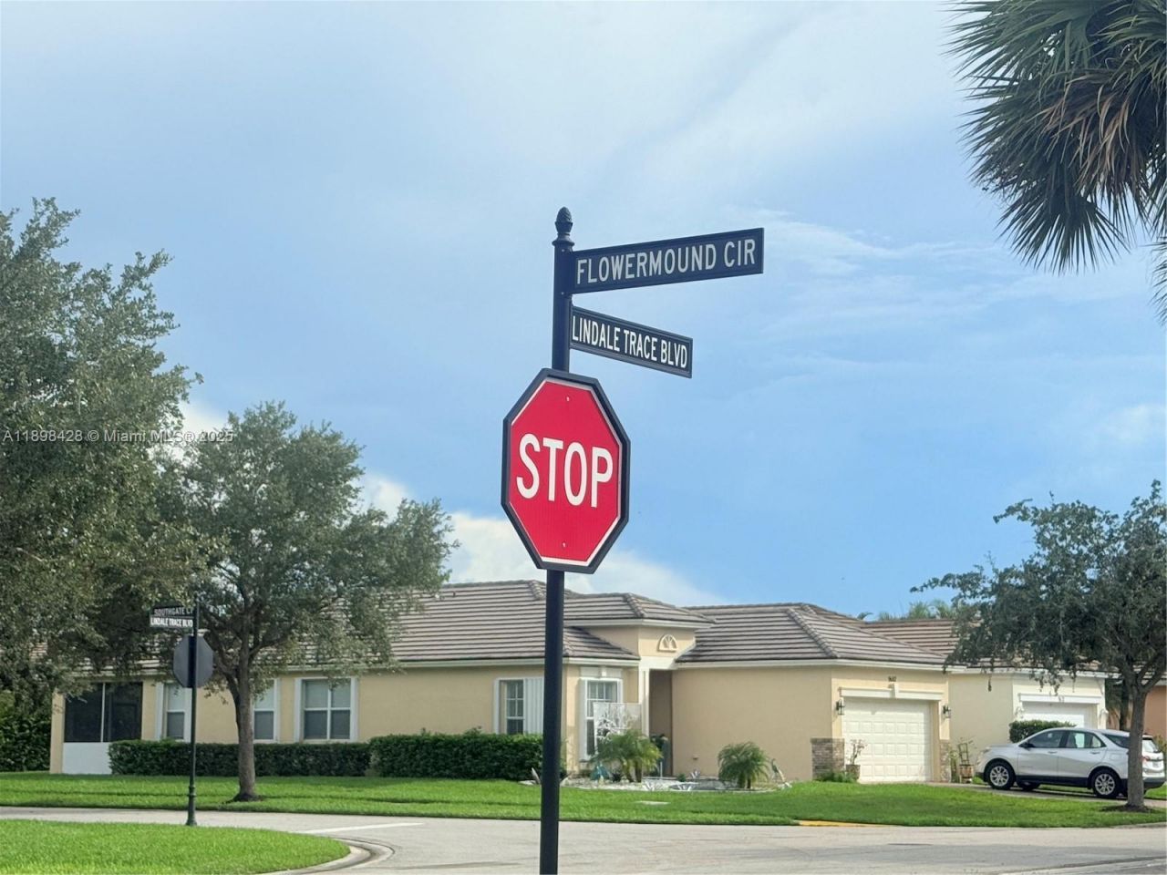 9517 SW Flowermound Cir, Port Saint Lucie, FL 34987 Photo