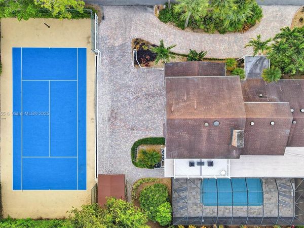 2120 SW 28th Way, Fort Lauderdale, FL 33312