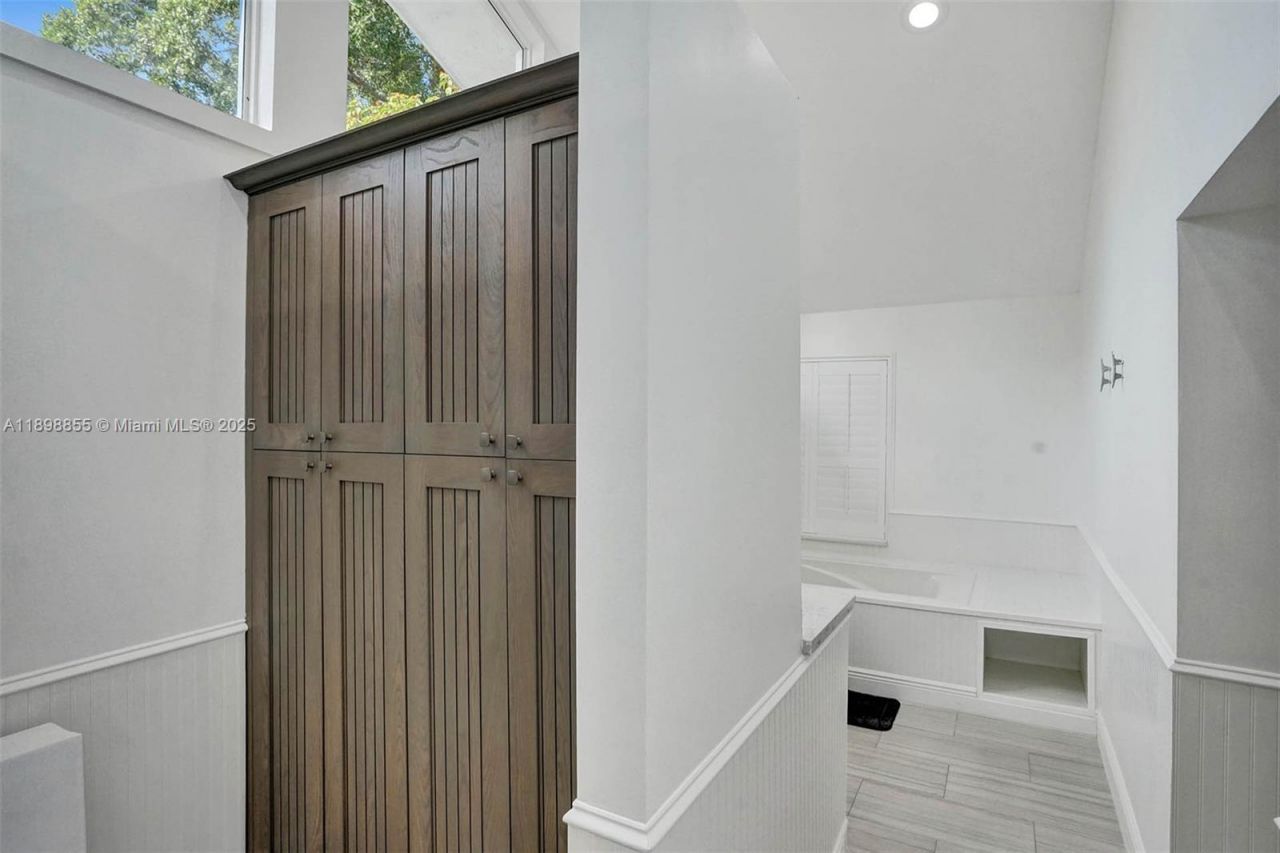 2120 SW 28th Way, Fort Lauderdale, FL 33312 Photo