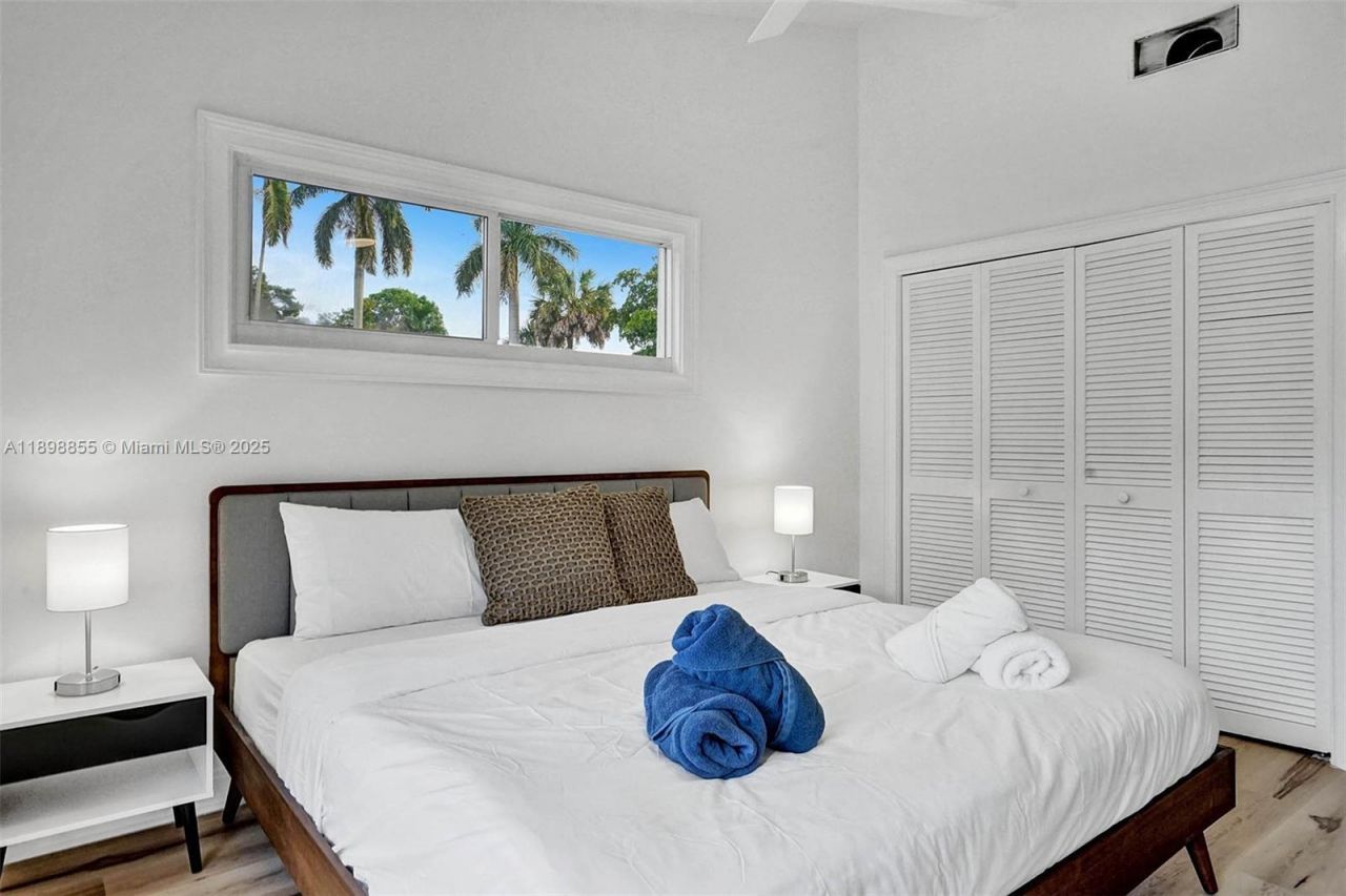 2120 SW 28th Way, Fort Lauderdale, FL 33312 Photo