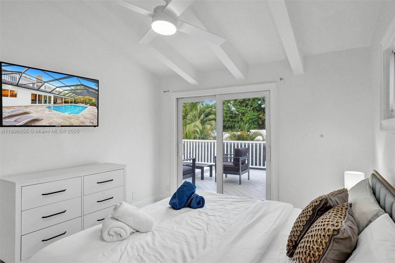 2120 SW 28th Way, Fort Lauderdale, FL 33312 Photo