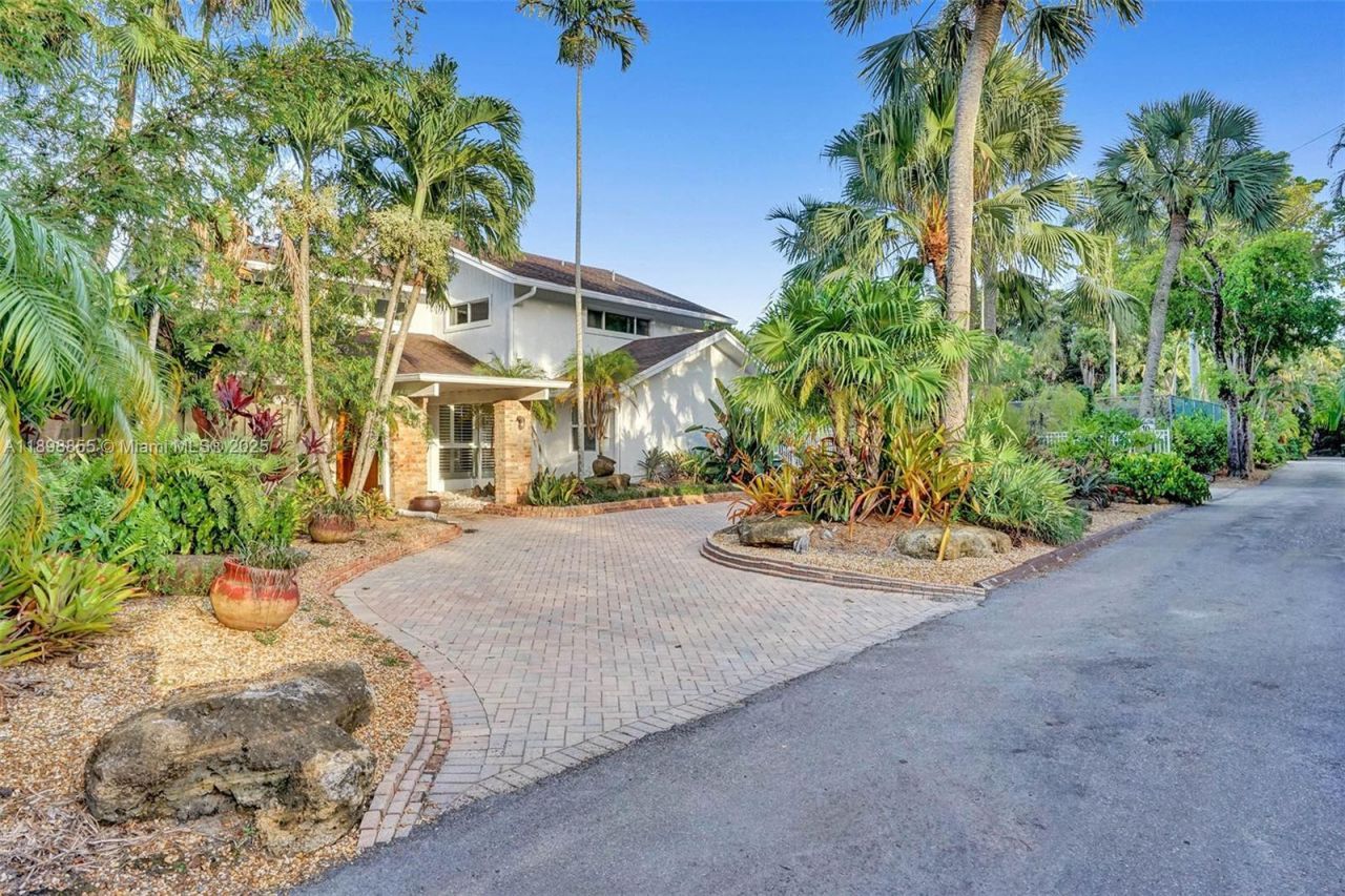 2120 SW 28th Way, Fort Lauderdale, FL 33312 Photo