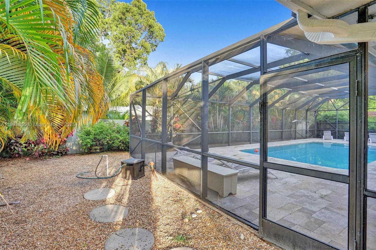 2120 SW 28th Way, Fort Lauderdale, FL 33312 Photo