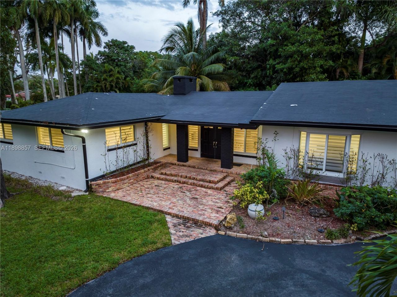 2100 SW 28th Way, Fort Lauderdale, FL 33312 Photo
