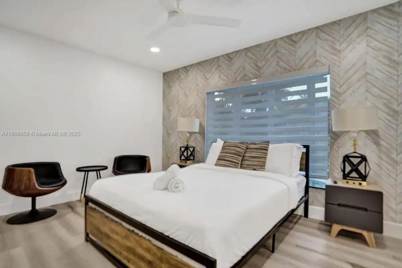 2100 SW 28th Way, Fort Lauderdale, FL 33312 Photo