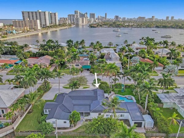 725 Harrison St, Hollywood, FL 33019