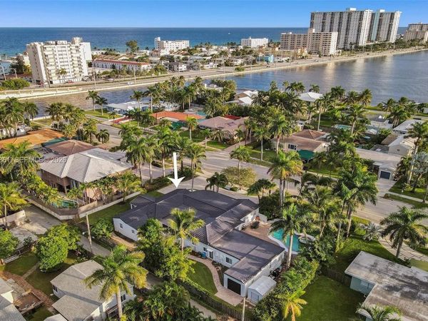 725 Harrison St, Hollywood, FL 33019
