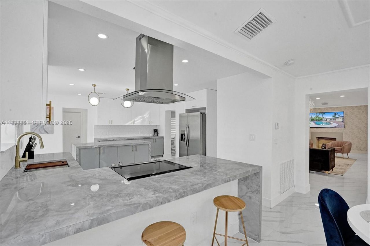 725 Harrison St, Hollywood, FL 33019 Photo