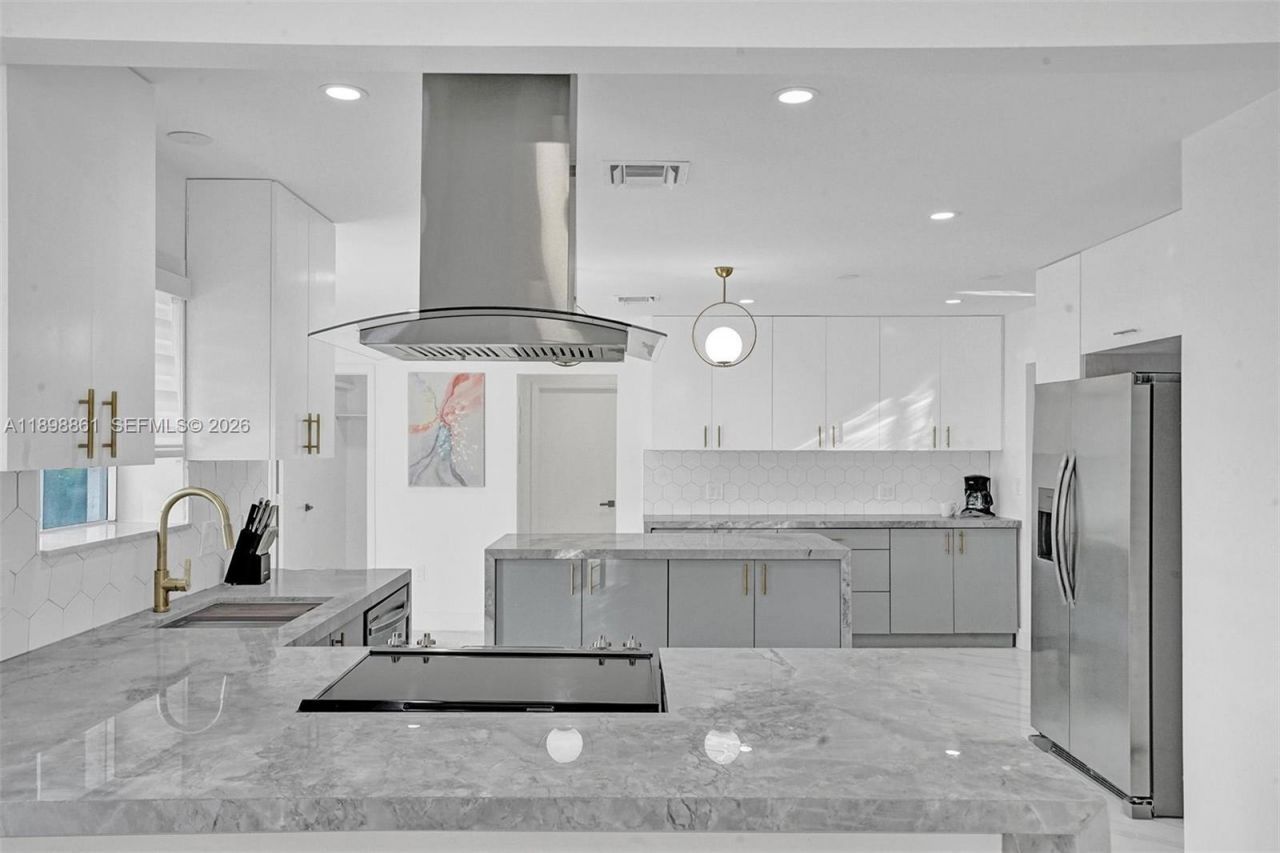 725 Harrison St, Hollywood, FL 33019 Photo