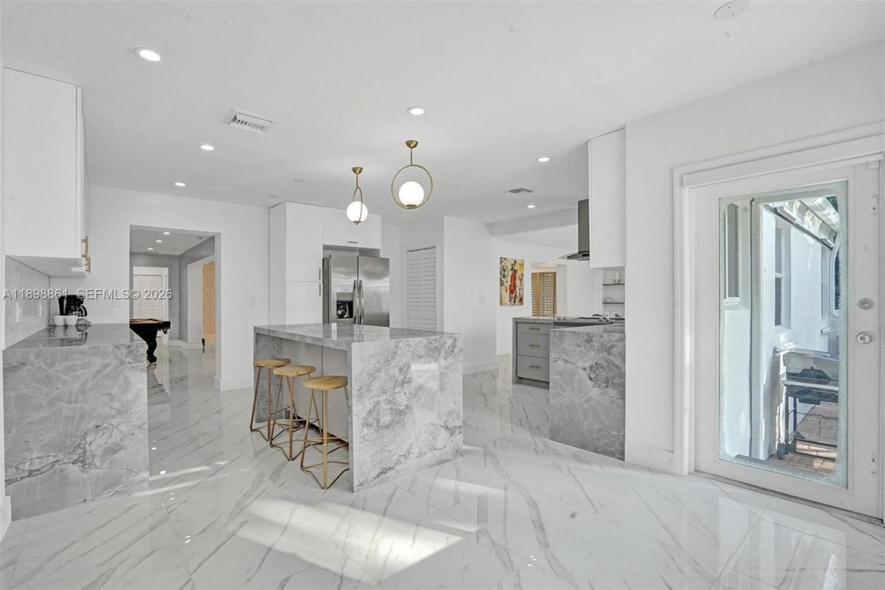 725 Harrison St, Hollywood, FL 33019 Photo