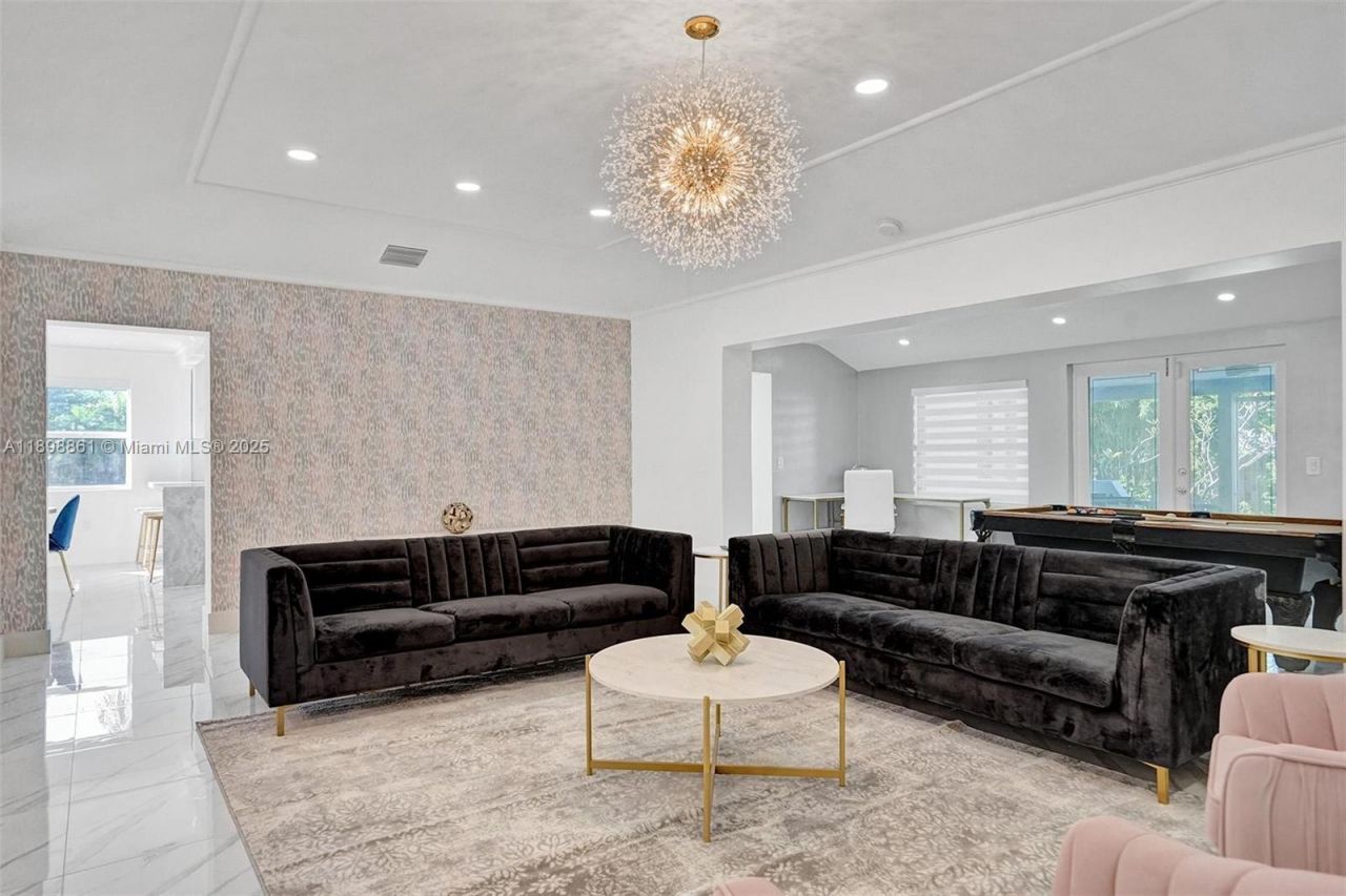 725 Harrison St, Hollywood, FL 33019 Photo