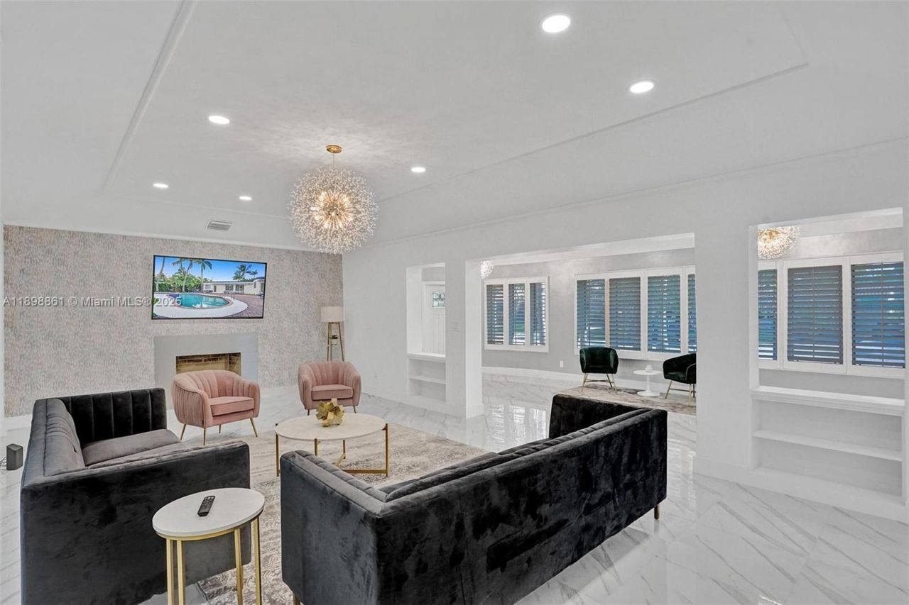 725 Harrison St, Hollywood, FL 33019 Photo