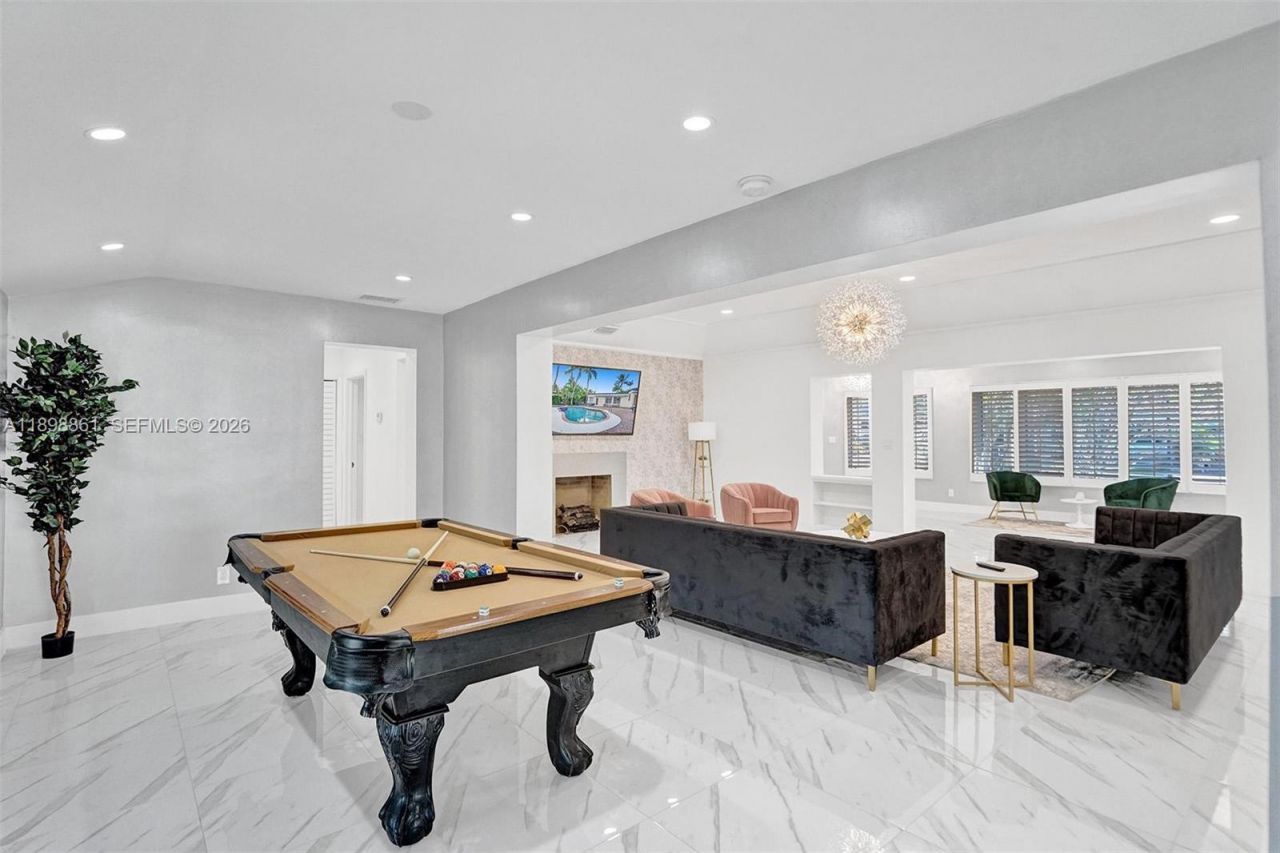 725 Harrison St, Hollywood, FL 33019 Photo