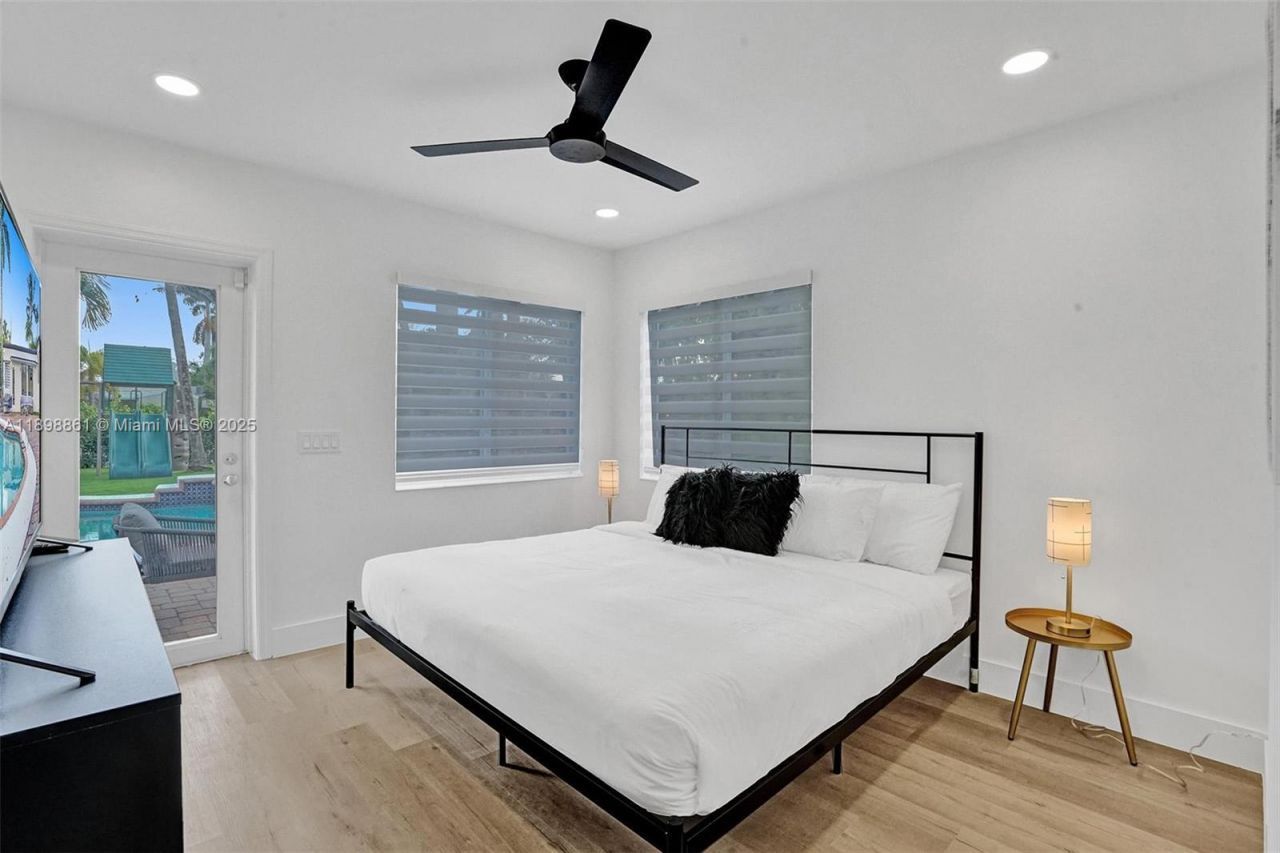 725 Harrison St, Hollywood, FL 33019 Photo