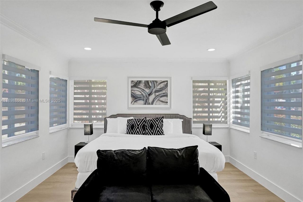 725 Harrison St, Hollywood, FL 33019 Photo