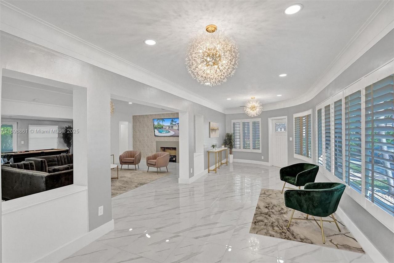 725 Harrison St, Hollywood, FL 33019 Photo