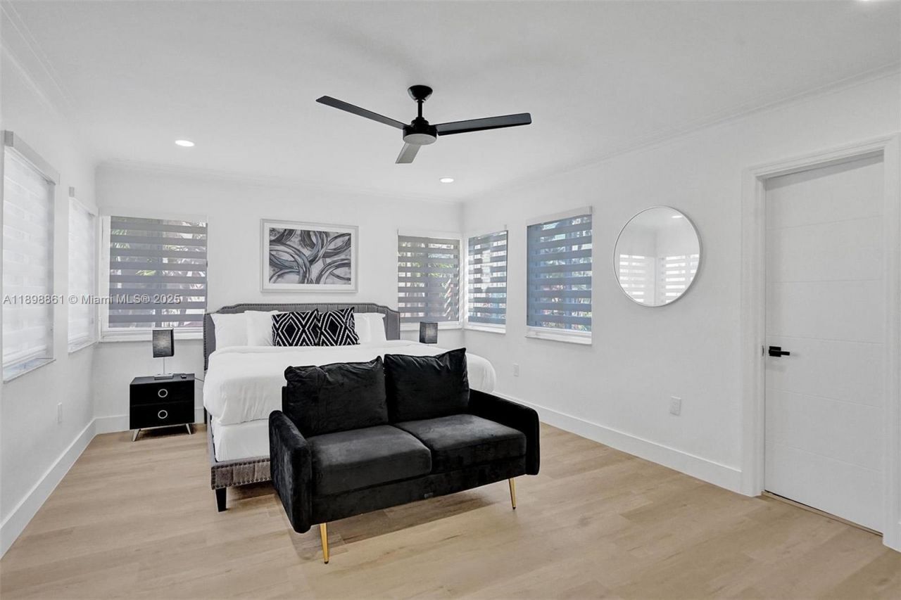 725 Harrison St, Hollywood, FL 33019 Photo