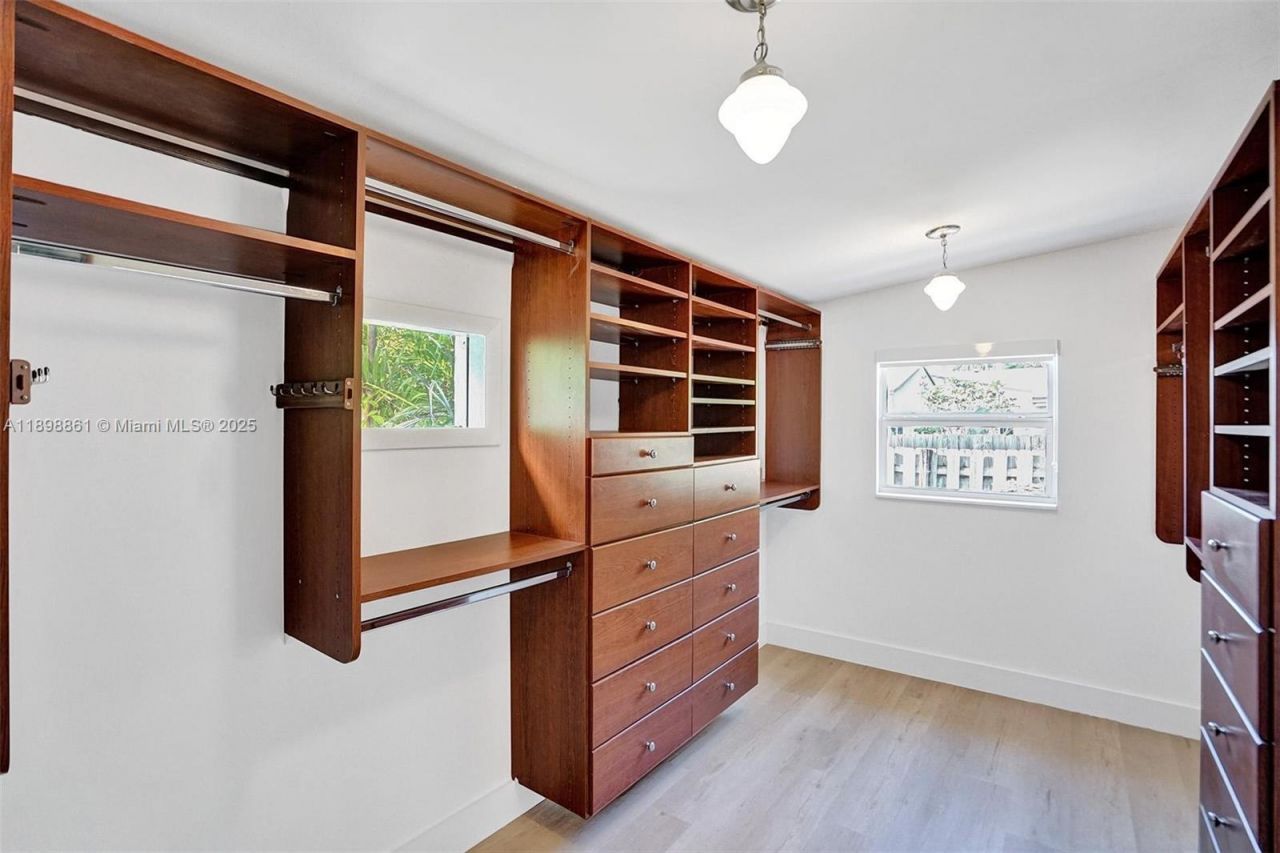 725 Harrison St, Hollywood, FL 33019 Photo