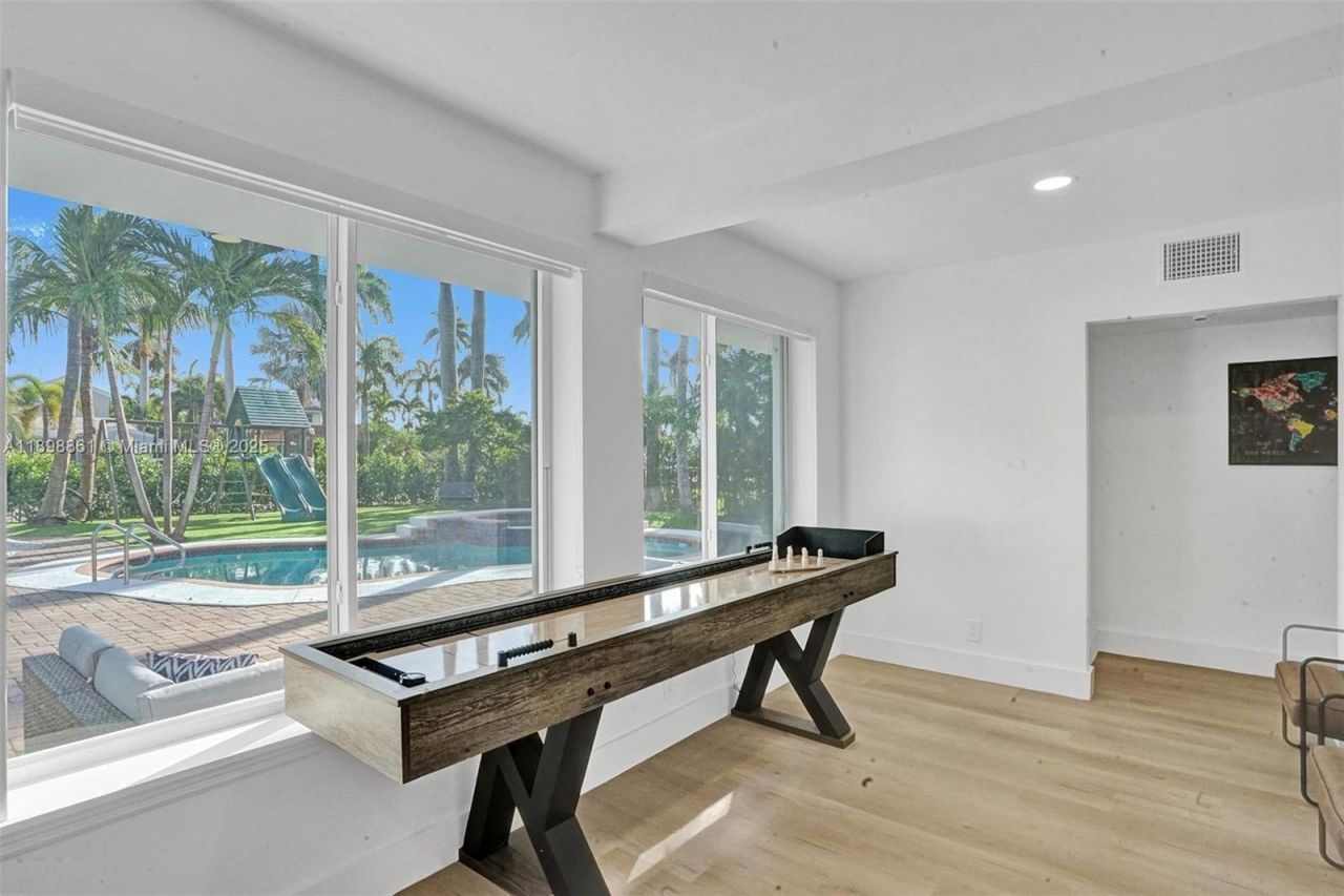 725 Harrison St, Hollywood, FL 33019 Photo