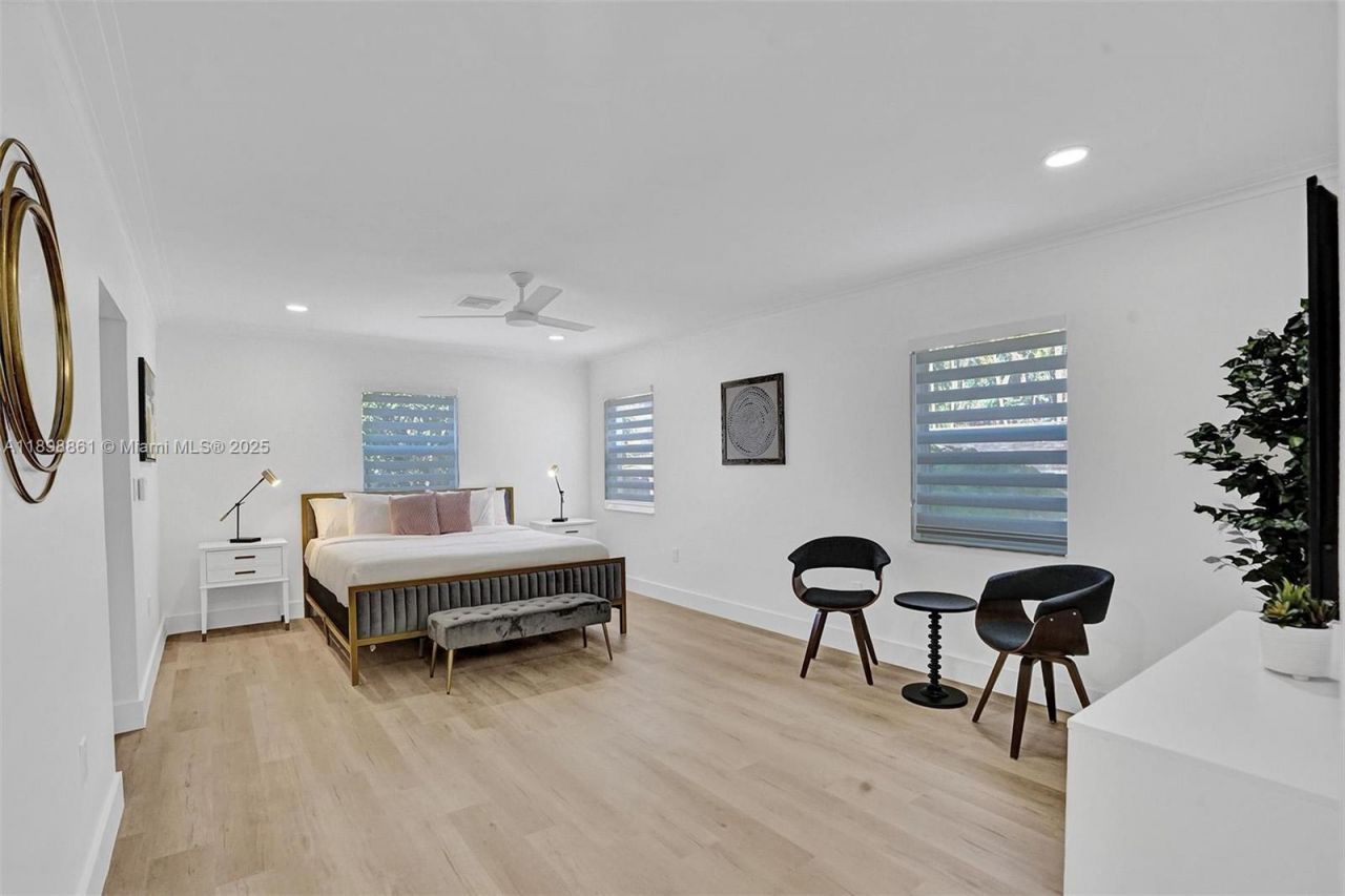 725 Harrison St, Hollywood, FL 33019 Photo