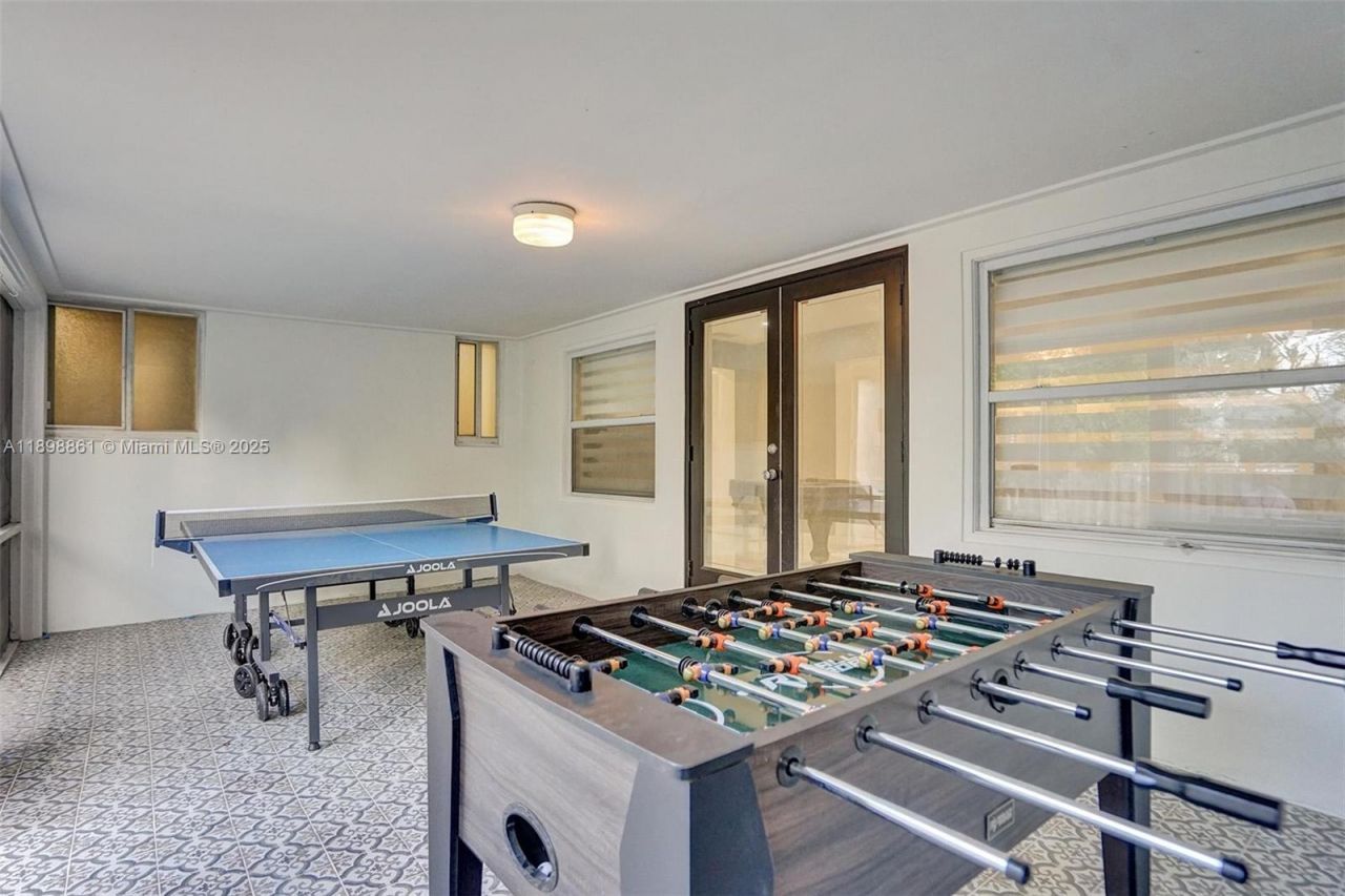 725 Harrison St, Hollywood, FL 33019 Photo