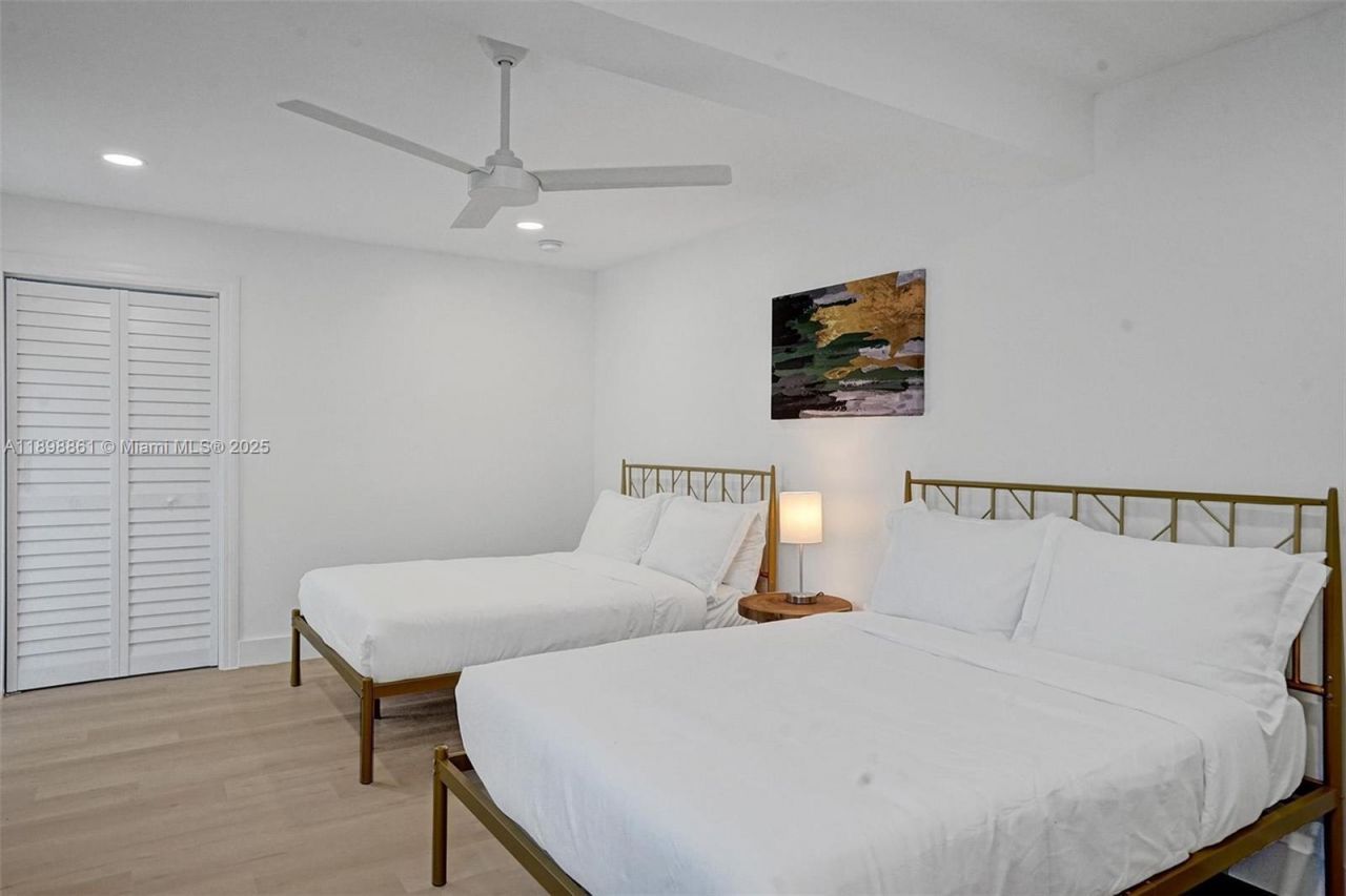 725 Harrison St, Hollywood, FL 33019 Photo