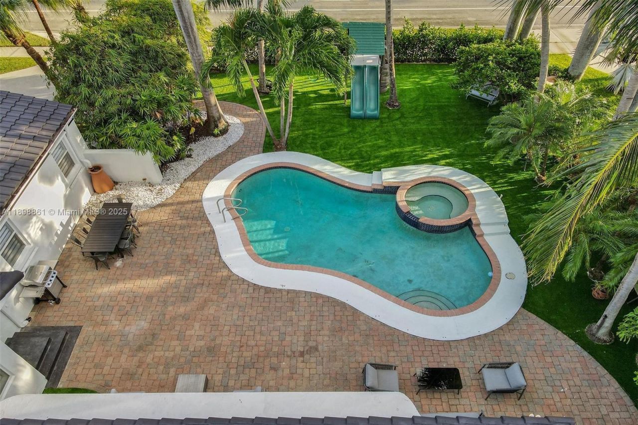 725 Harrison St, Hollywood, FL 33019 Photo