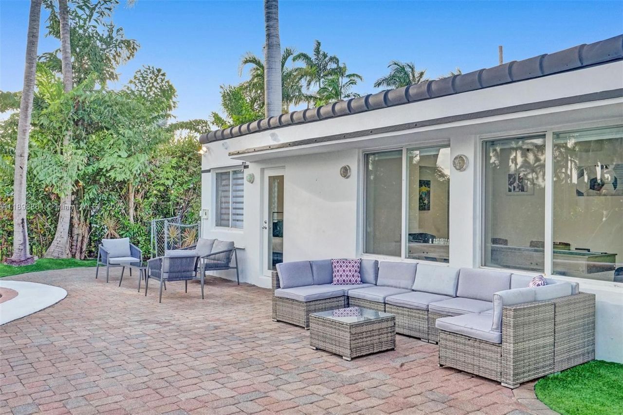 725 Harrison St, Hollywood, FL 33019 Photo