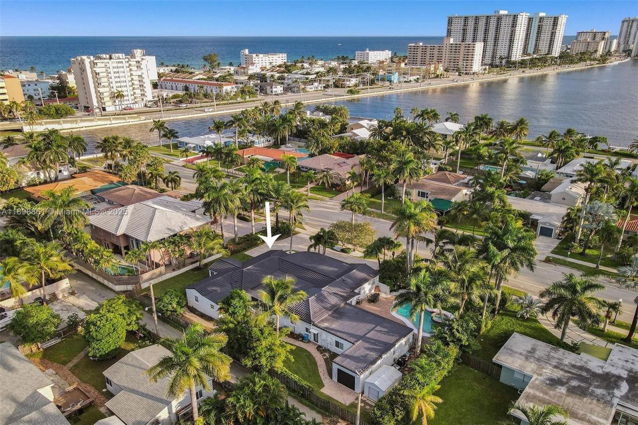 725 Harrison St, Hollywood, FL 33019 Photo