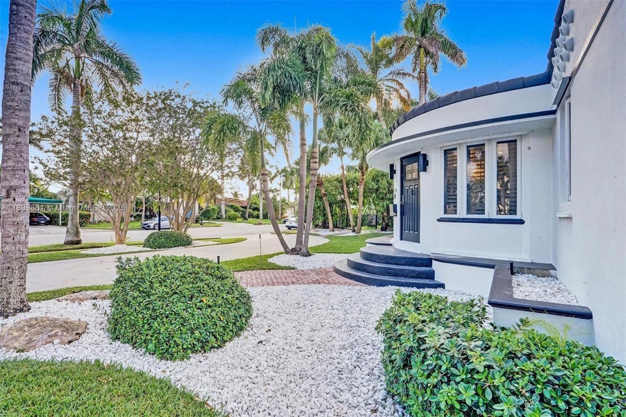 725 Harrison St, Hollywood, FL 33019 Photo