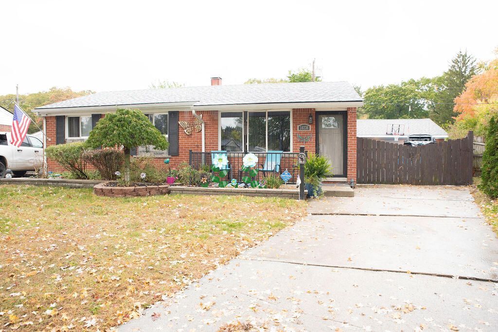 38236 Westvale Street, Romulus, MI 48174 Main Photo