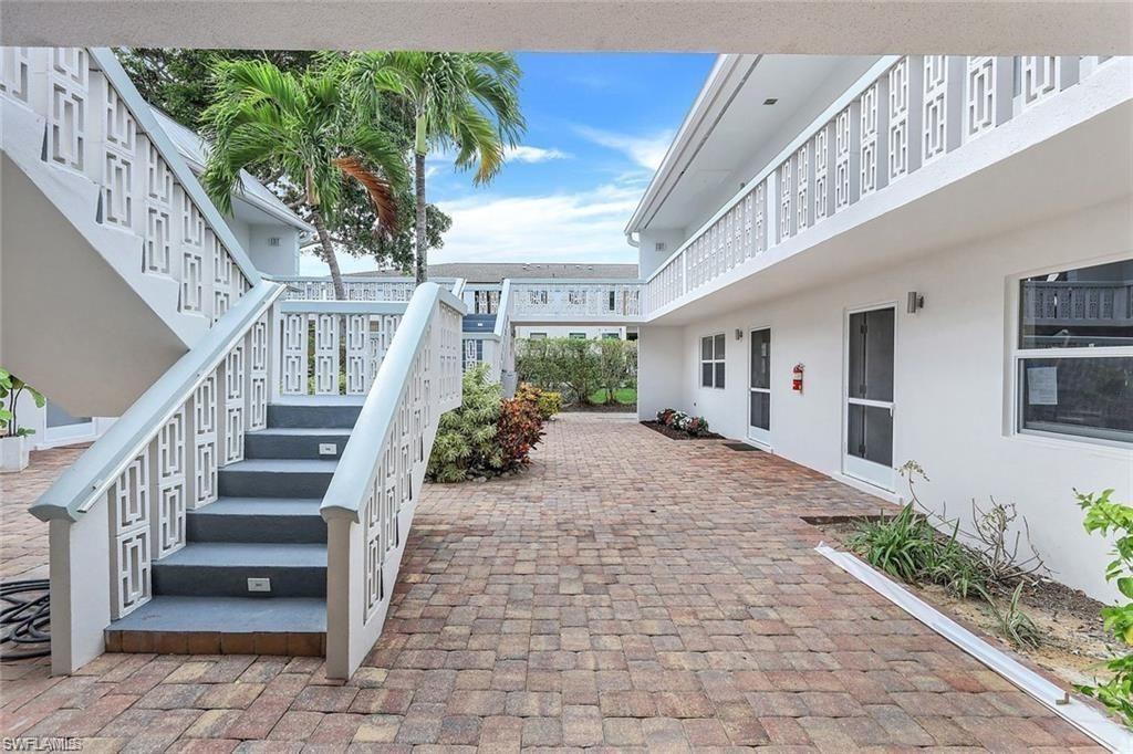 780 10th Ave S, Unit 5, Naples, FL 34102 Photo